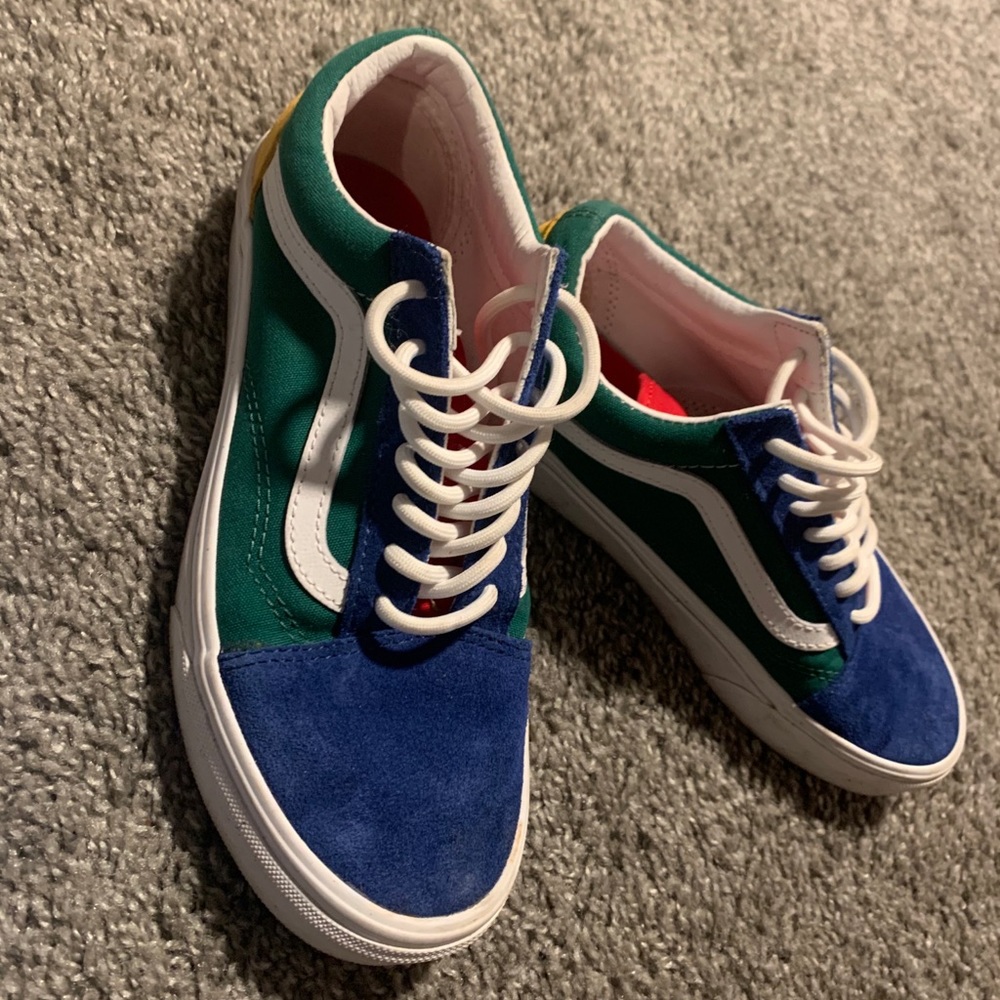Vans - Picture 3 of 3
